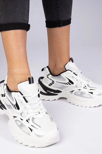 Baltie sporta sneakers uz masīvas zoles Lirata