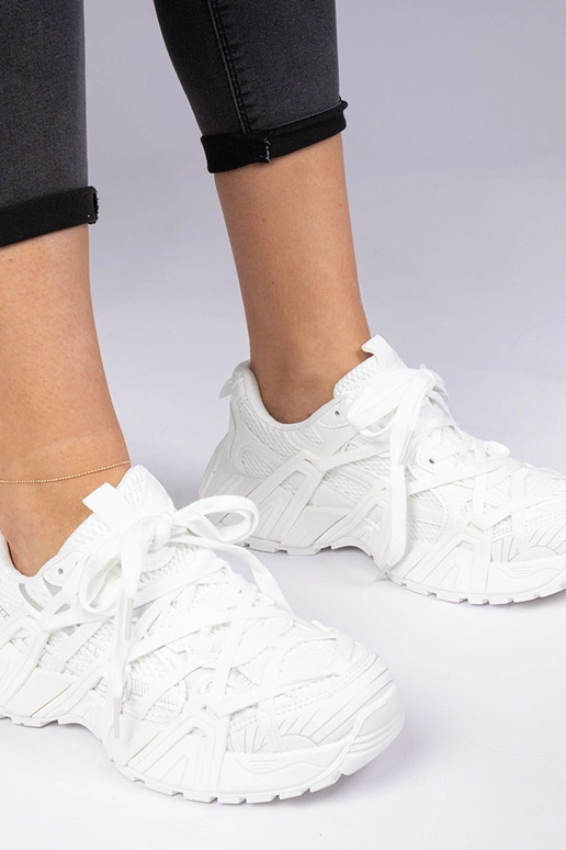 Baltie sneakers uz masīvas zoles Telda Baltie sneakers uz masīvas zoles Telda