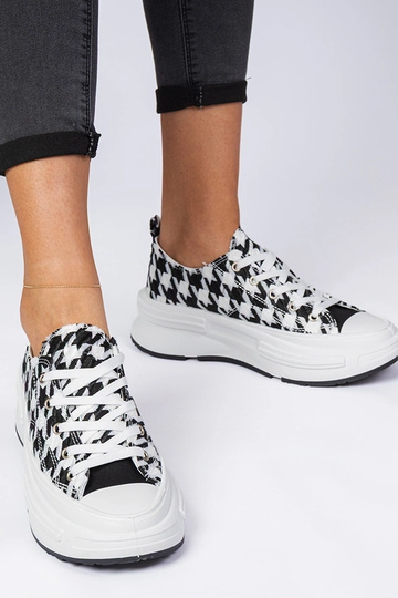 Balti-melni sieviešu auduma...