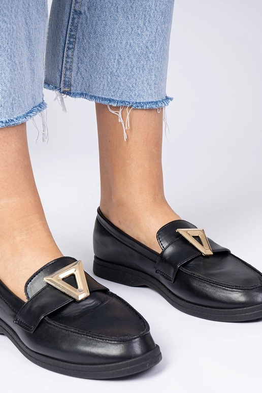 Melnas sieviešu mokasīnas ar elegantu...