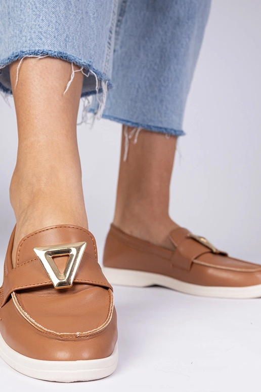 Brūnas sieviešu mokasīnas ar elegantu...