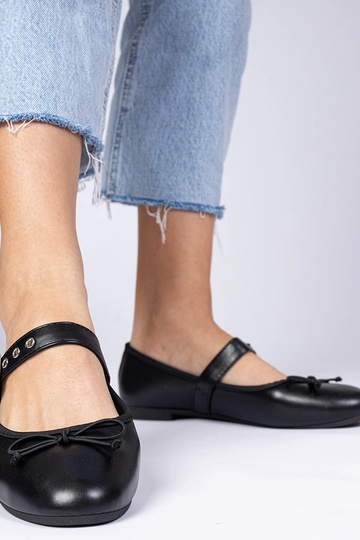 Melnas sieviešu balerīnas...