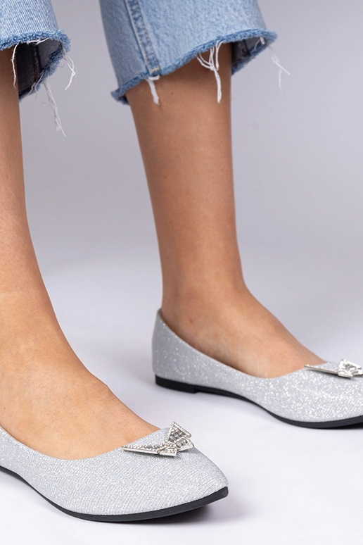 Sudraba sieviešu balerīnas ar spīdumu... Sudraba sieviešu balerīnas ar spīdumu...