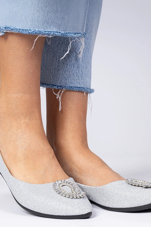 Sudraba sieviešu balerīnas ar spīdumu... Sudraba sieviešu balerīnas ar spīdumu...