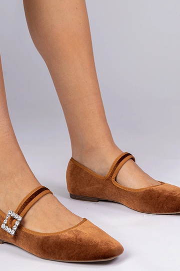 Brūnas sieviešu balerīnas...