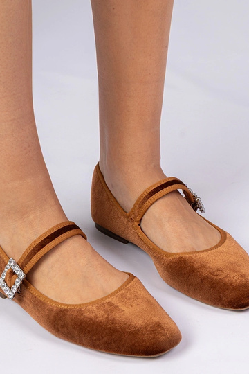 Brūnas sieviešu balerīnas... 2