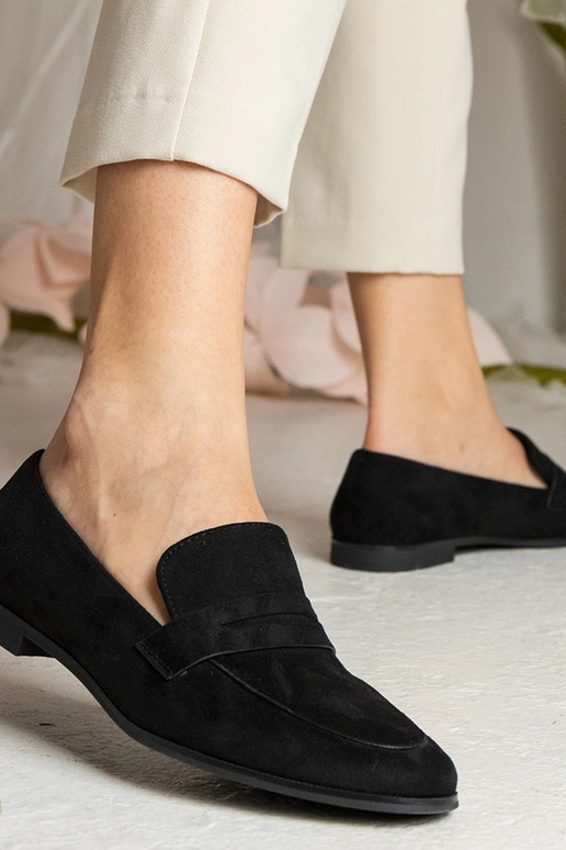 Melnas sieviešu klasiskās mokasīnas...