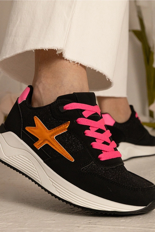 Melnas dāmu sporta kedas ar spīdumu...