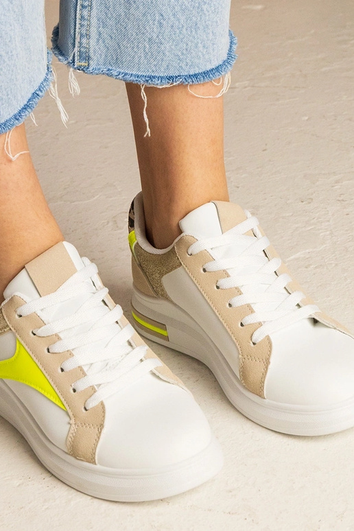 Baltas dāmu kedas ar spīdumu un...