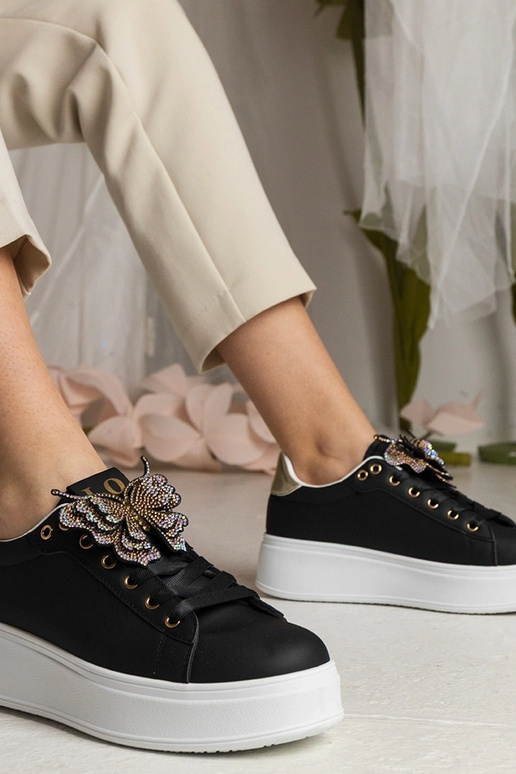 Melni sporta apavi ar tauriņu un...