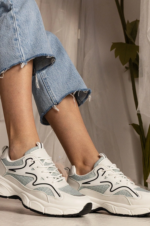 Balti un zaļi sporta apavi sievietēm...