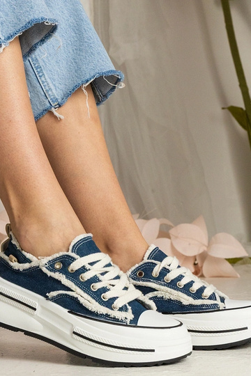 Zili augstpapēžu sporta... 2