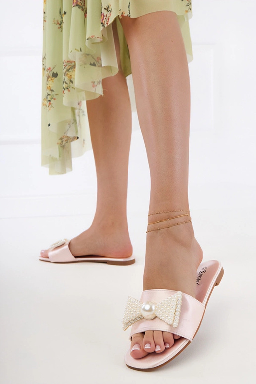 Smilšu krāsas satīna sieviešu čības...