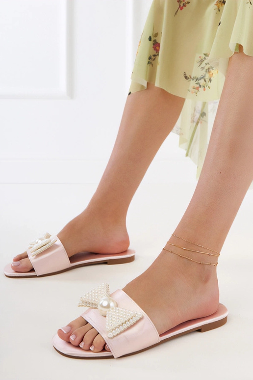 Smilšu krāsas satīna sieviešu čības...