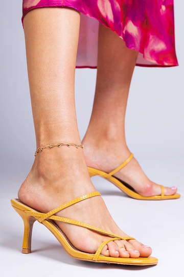 Dzeltenas eleganti sieviešu... 2