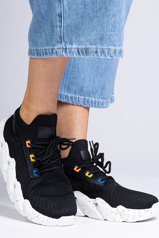 Melnas sieviešu sporta kurpes uz...