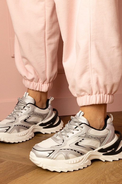 Sudrabaini sieviešu sporta apavi uz...