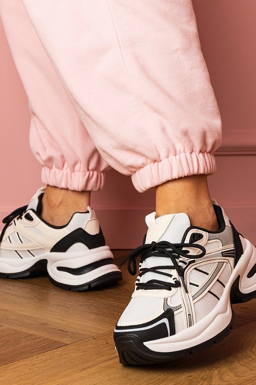 Melni-baltie sieviešu sporta apavi uz...