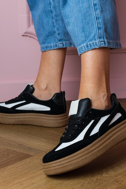 Melnas sieviešu sporta kurpes uz...