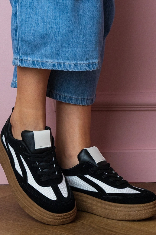 Melnas sieviešu sporta kurpes uz...