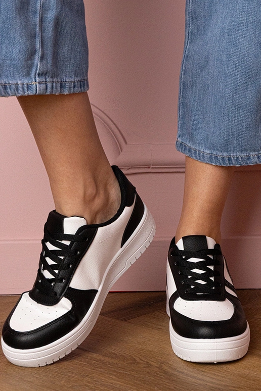 Melnas sieviešu sporta kurpes ar...