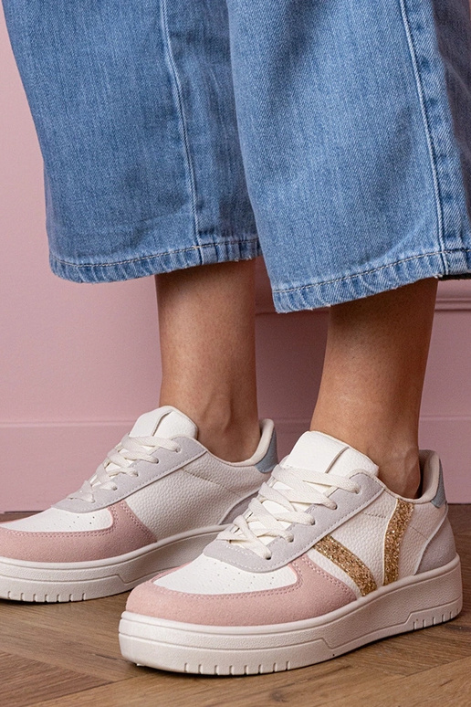 Daudzkrāsainas sieviešu sporta kurpes...