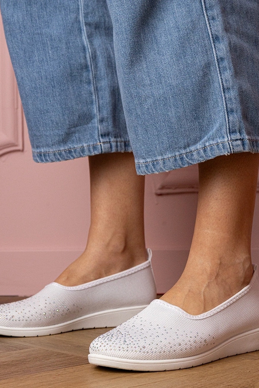 Baltas sieviešu sporta sandales ar... Baltas sieviešu sporta sandales ar...