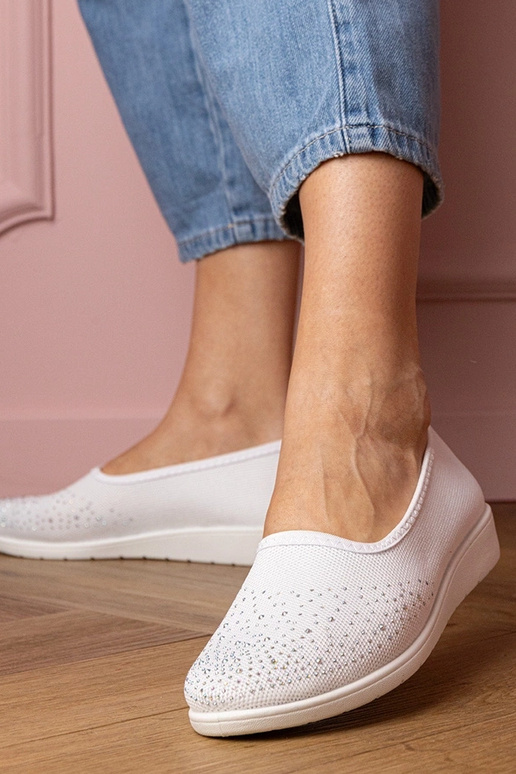 Baltas sieviešu sporta sandales ar... Baltas sieviešu sporta sandales ar...