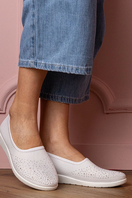 Baltas sieviešu sporta sandales ar... Baltas sieviešu sporta sandales ar...