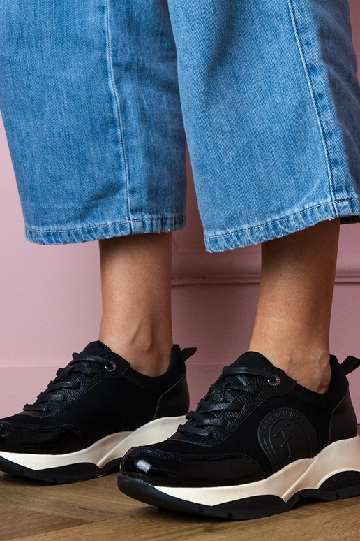 Melni sieviešu sporta apavi Wener Melni sieviešu sporta apavi Wener