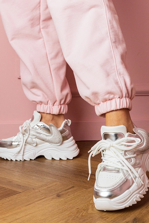 Balti sporta apavi ar biezu platformu...