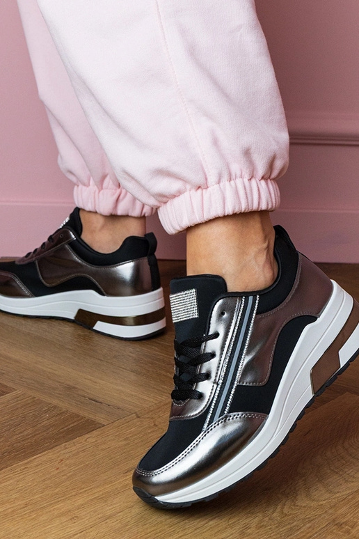 Melni sporta apavi ar kristāliem un... Melni sporta apavi ar kristāliem un...