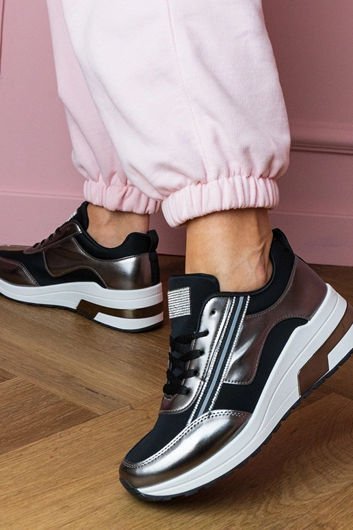 Melni sporta apavi ar kristāliem un... Melni sporta apavi ar kristāliem un...