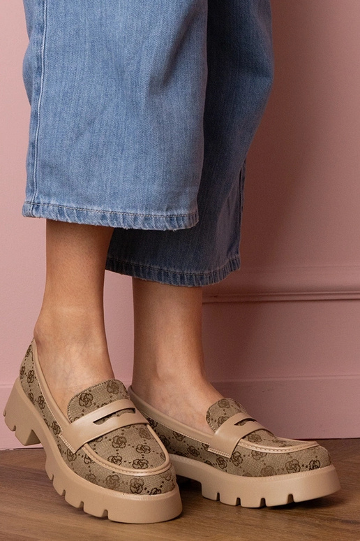 Brūni mokasīni sievietēm ar izšuvuma...