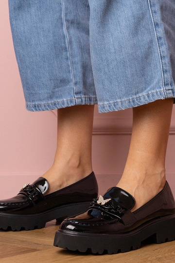 Melni lakoti mokasīni...