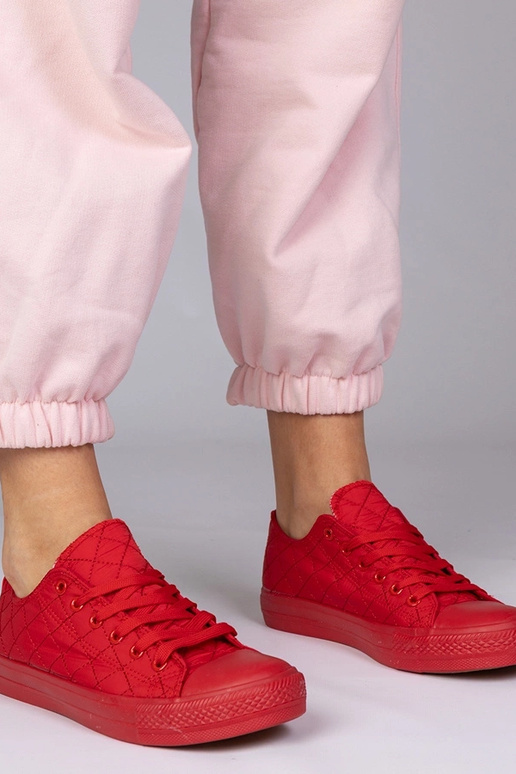 Sarkanie klasiskie izšūti apavi, „Nessa"