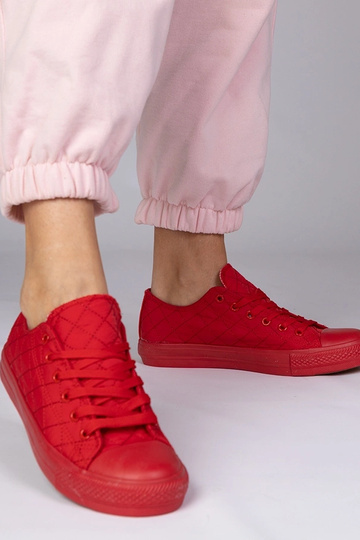 Sarkanie klasiskie izšūti... 2