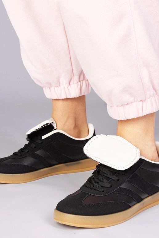 Melnas sporta sieviešu apavi, „Lukka"