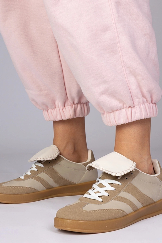 Smilšu krāsas sporta sieviešu apavi,...