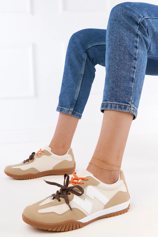 Smilšu krāsas sporta kurpes ar...