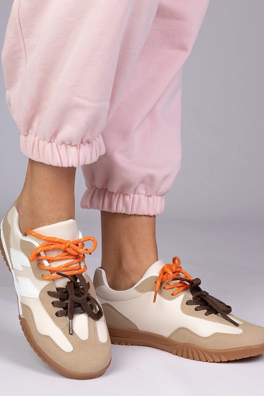 Smilšu krāsas sporta kurpes ar...