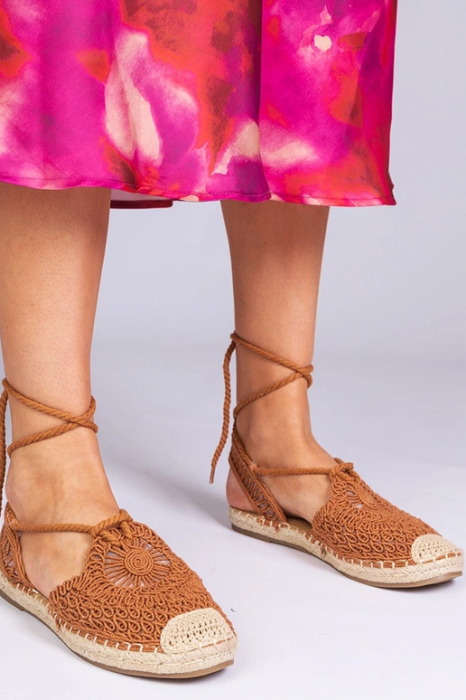 Brūni espadrilles uz plakanā papēža,...