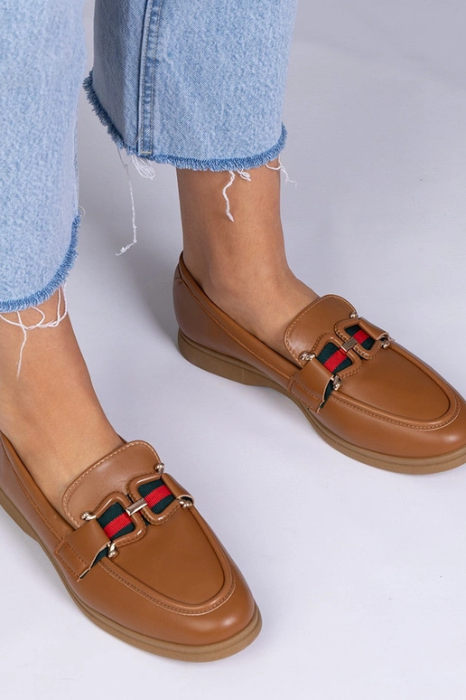 Smilšu krāsas mokasīni no mākslīgās...