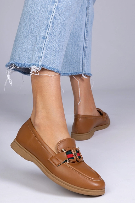 Smilšu krāsas mokasīni no mākslīgās...