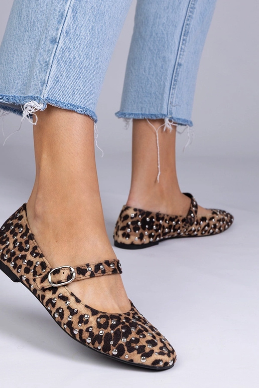 Panteras raksta balerīnas ar kniedēm...