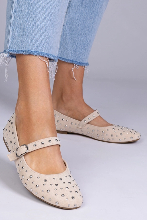 Smilšu krāsas balerīnas ar kniedēm un...