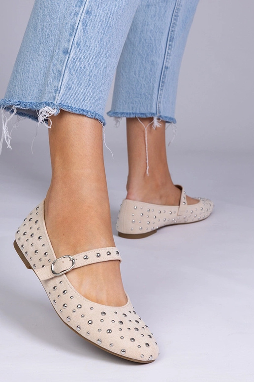 Smilšu krāsas balerīnas ar kniedēm un...