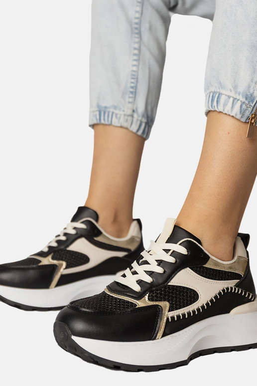 Melnas sporta apavi ar pinuma raksta...