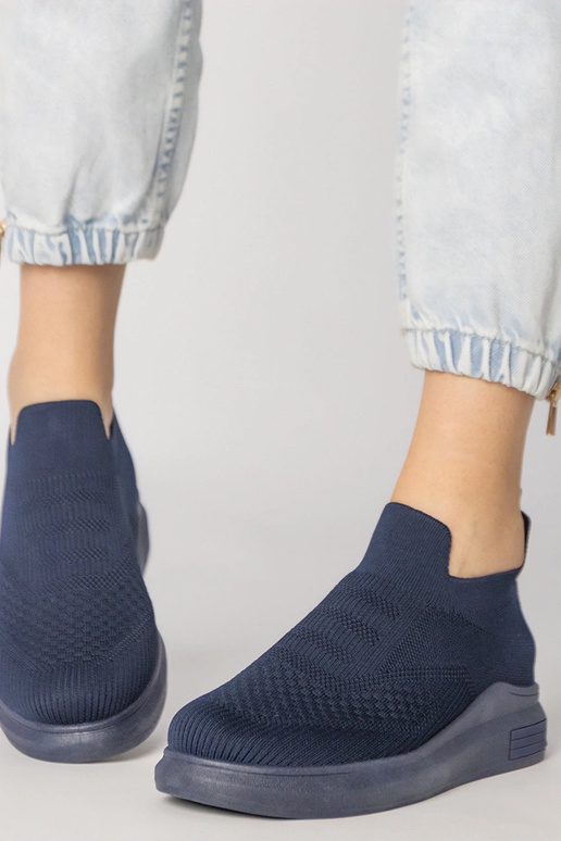 Tumši zili sporta iešļūcenes, „Merinsa"