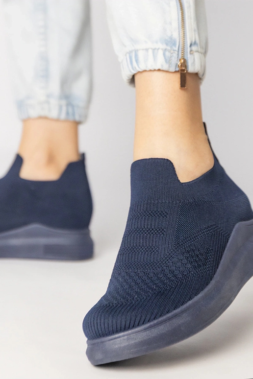 Tumši zili sporta iešļūcenes, „Merinsa"